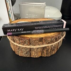 Mary Kay Waterproof Eyeliner in Amethyst